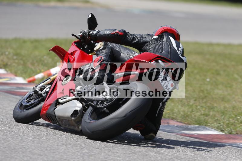 /27 12.06.2025 Ducati Schweiz Trackday Warmup  ADR/gelb-jeaune/19-2